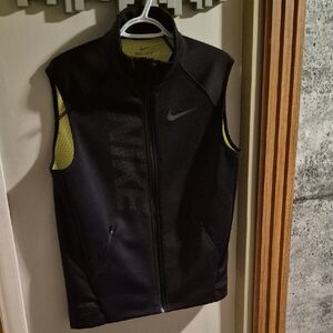 Nike Black Vest With Fleecy Inside, Mens Medium And Near New Condition